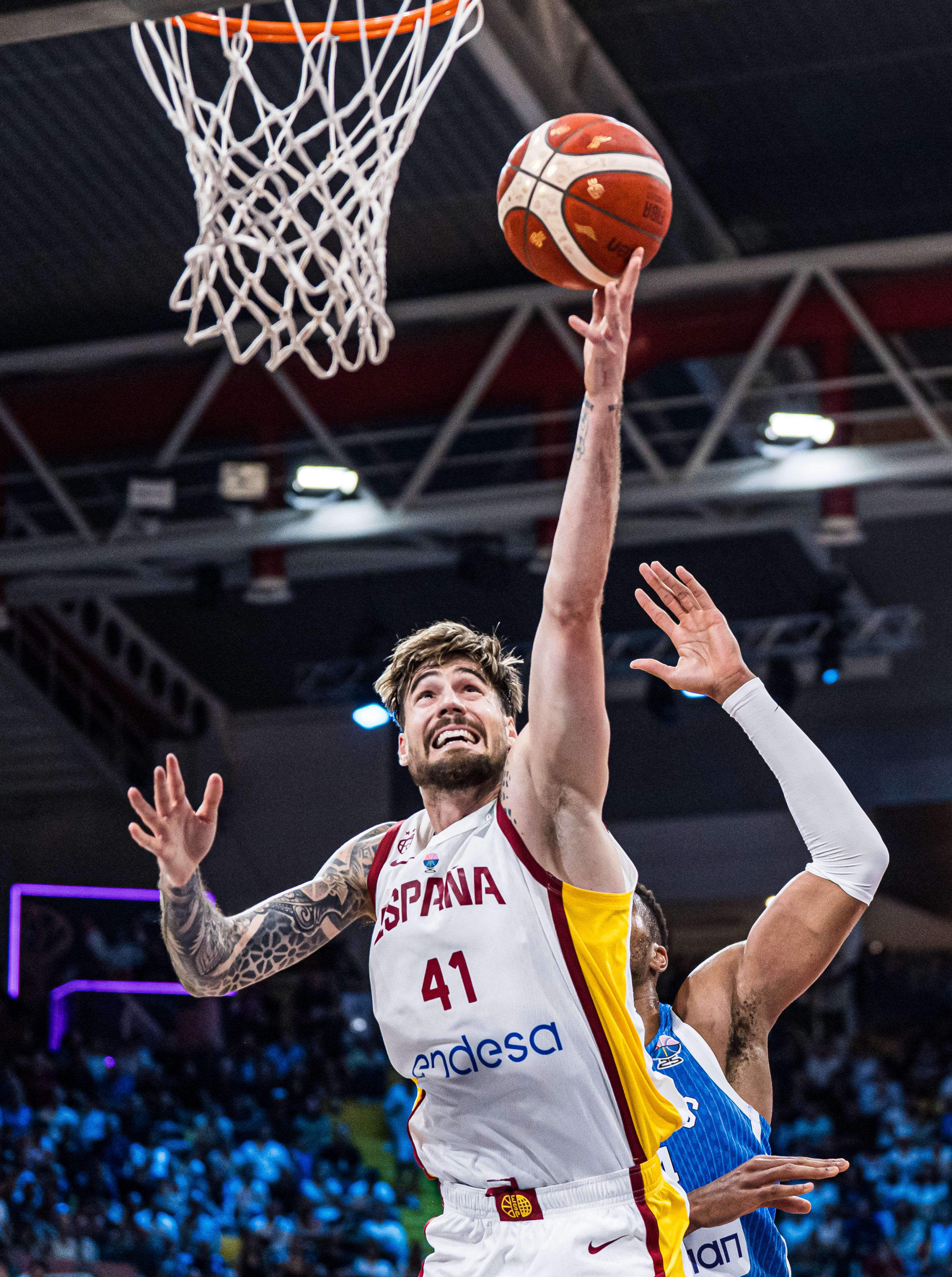 开云-詹姆斯在西班牙队比赛中挺进下一轮，出色防守引发热议！的简单介绍